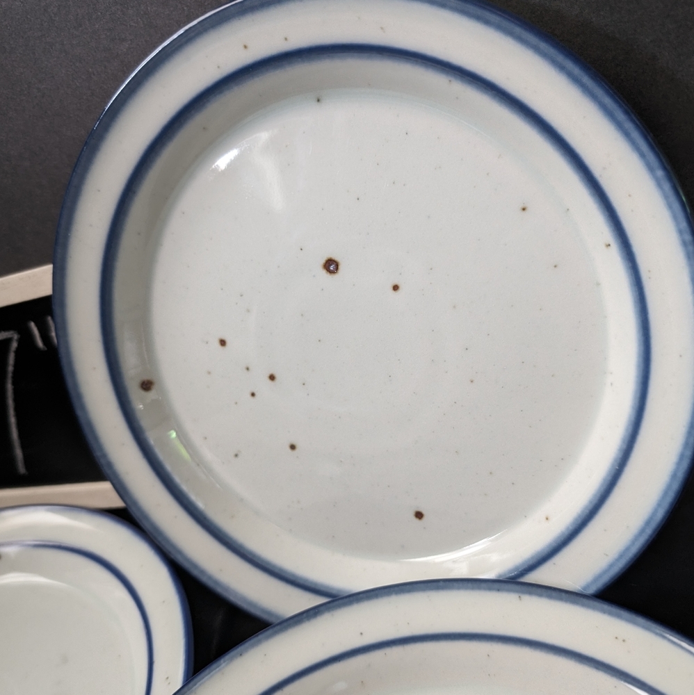 Dansk Niels Refsgaard Blue Mist 4 Vintage 7" white speckle stoneware plates - Picture 5 of 7